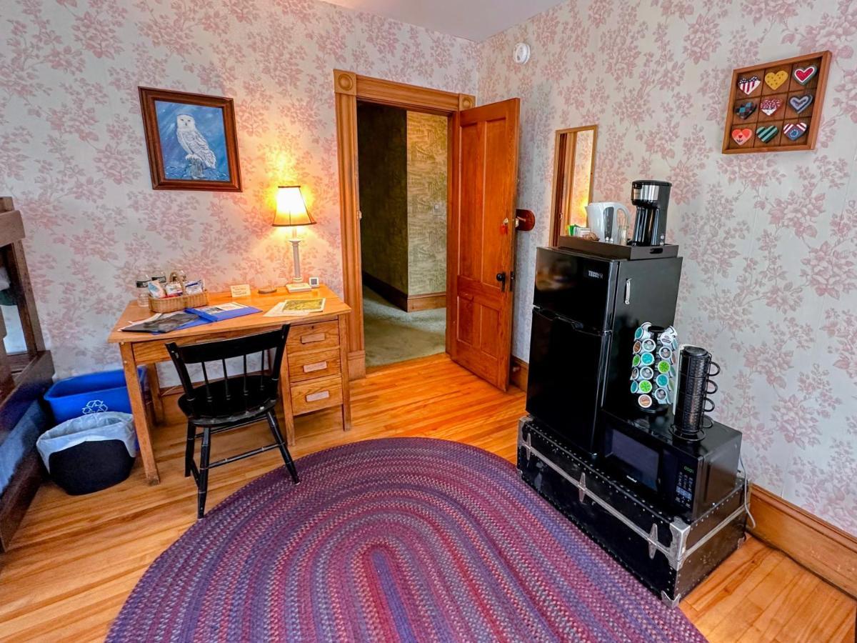 Private 2 Bedrooms And 1 Bathroom In Grand Victorian Home In The Heart Of The Whiite Mountains! Great Host Whitefield Kültér fotó